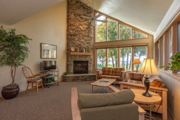 Whaleback Shoal offers a living room with water views and a fireplace.  Click for more details.