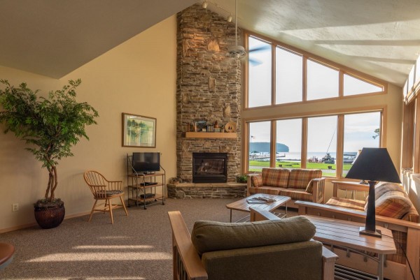 Schooners Cove offers 3 bedrooms, 2 baths and sleeps 8.  Enjoy water views, a private porch and full kitchen plus a fireplace, central air and heat.